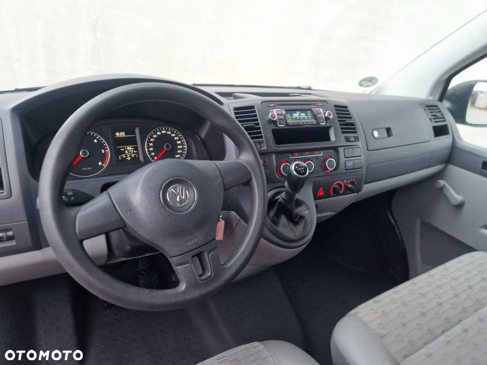 Volkswagen Transporter - 9