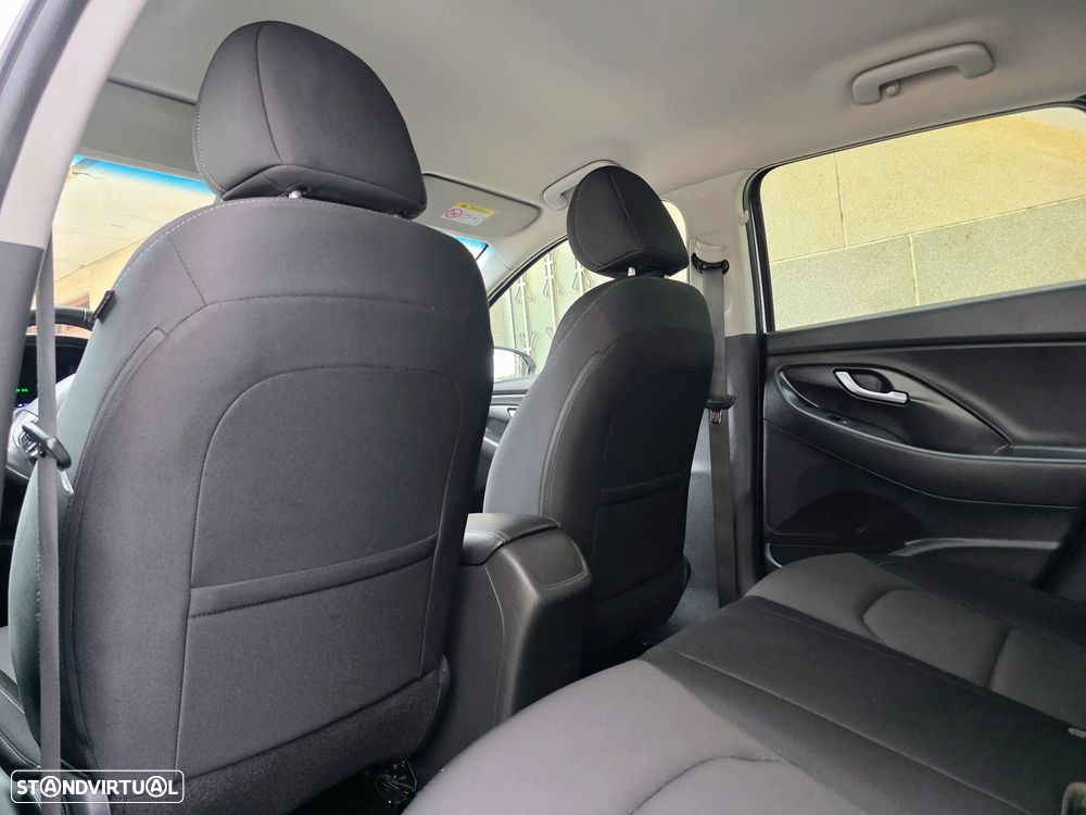 Hyundai i30 1.6 CRDI STyle+Navi - 49