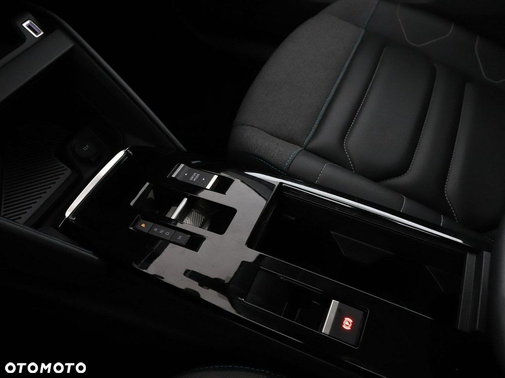 Citroën C4 PureTech 130 Stop&Start EAT8 PLUS - 32