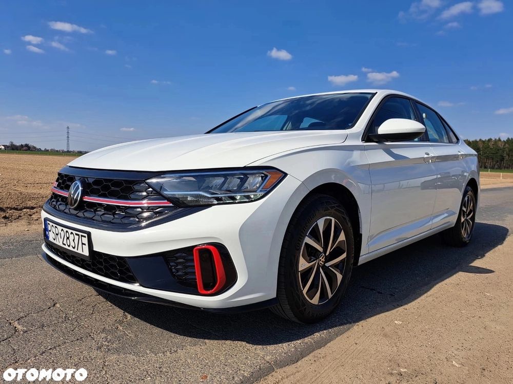 Volkswagen Jetta - 1