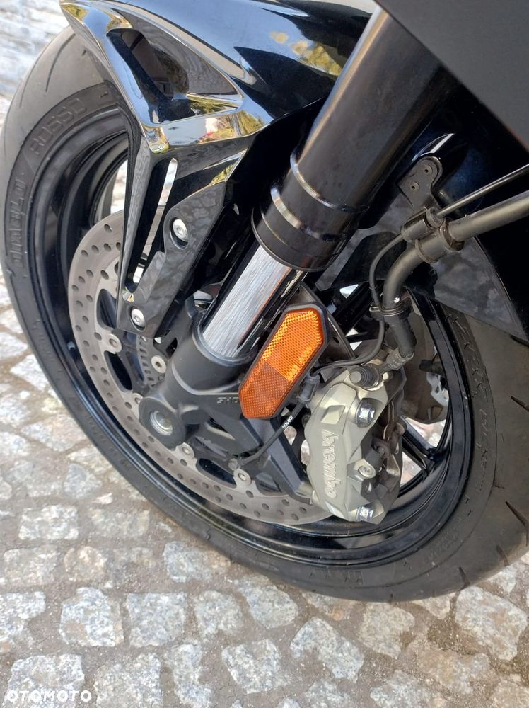 Kawasaki H2 - 17