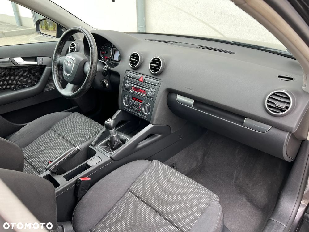 Audi A3 Sportback 1.6 FSI Ambition - 10