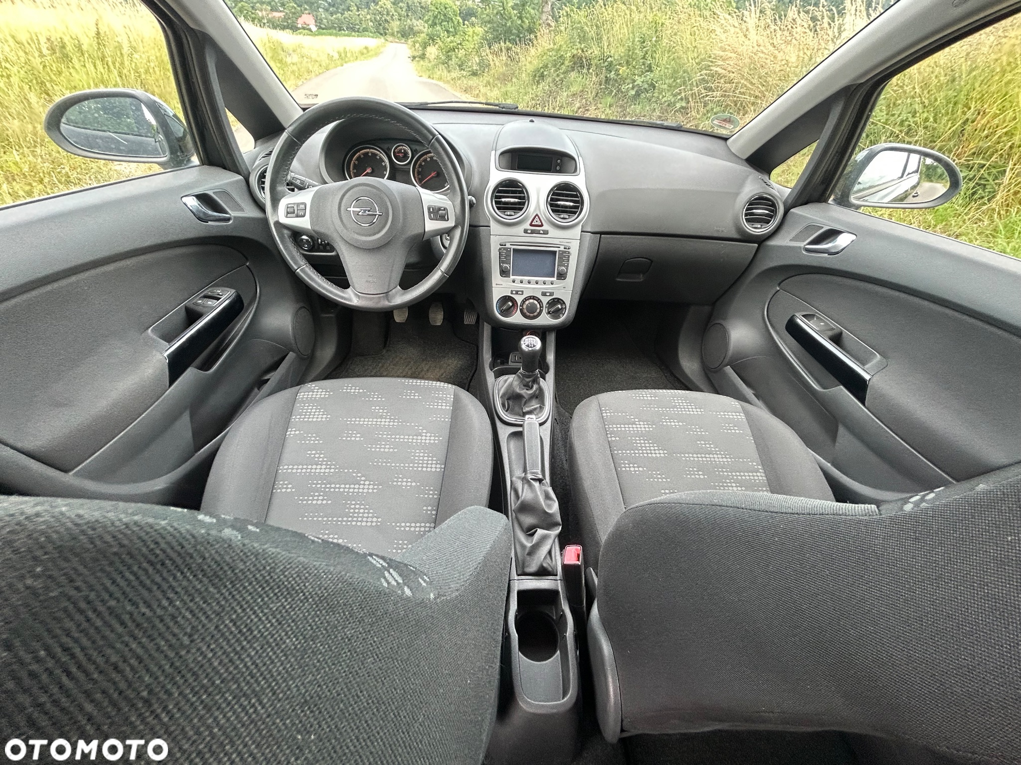 Opel Corsa 1.4 16V Active - 11