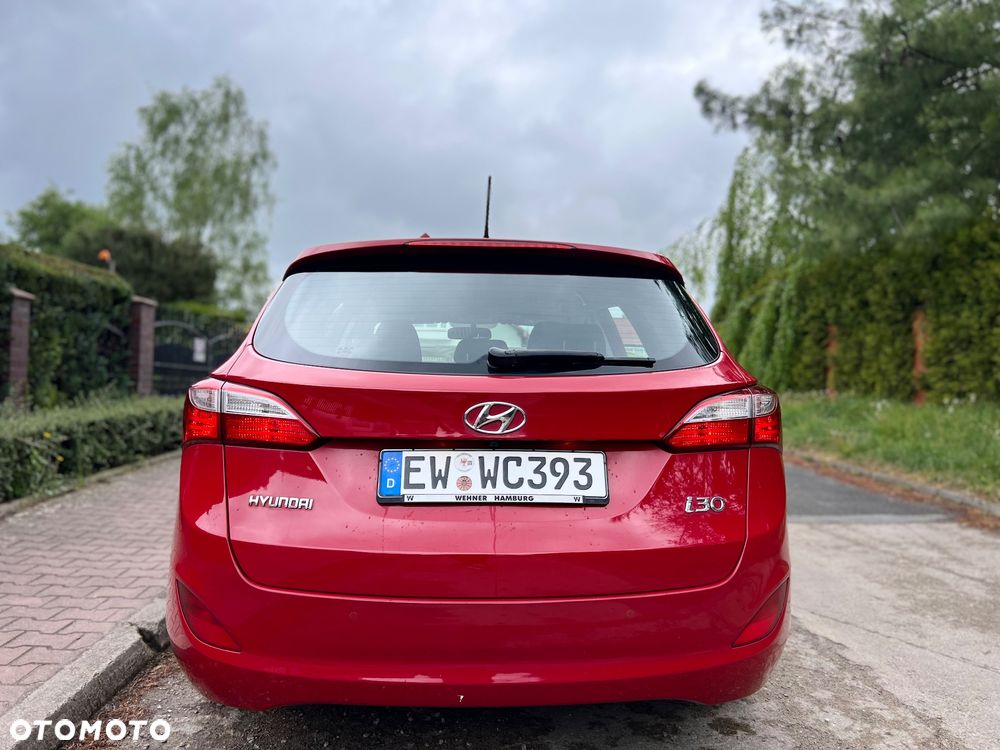 Hyundai i30 i30cw 1.4 Intro Edition - 12