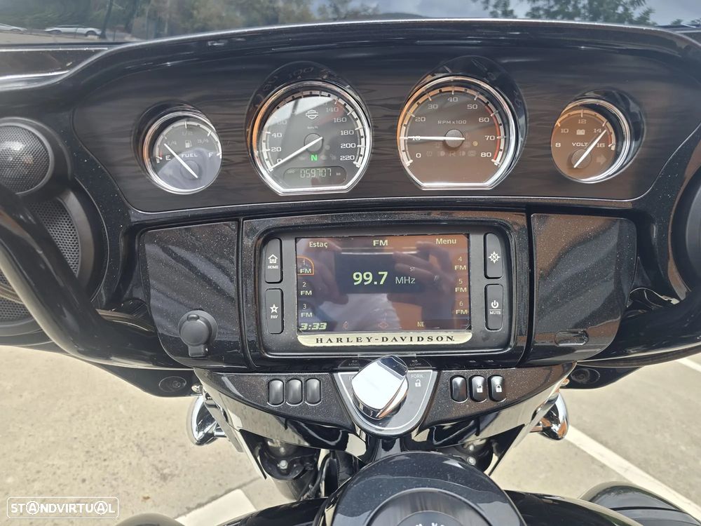 Harley-Davidson FLHXS Street Glide 114 CVO - 4