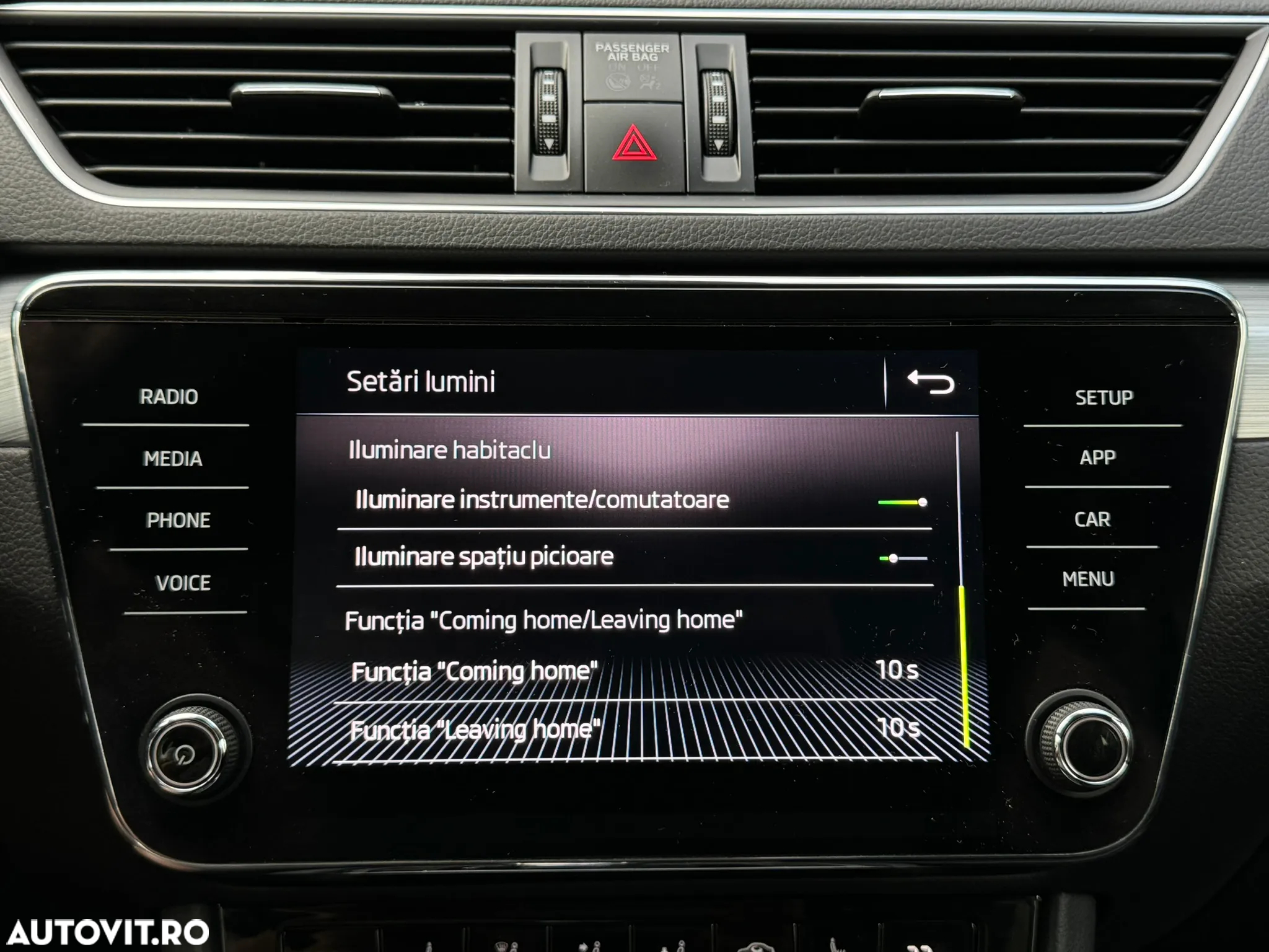 Skoda Superb 2.0 TDI DSG Style - 28