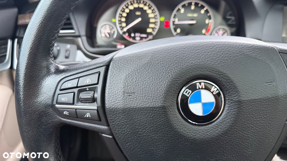 BMW Seria 5 525d - 8