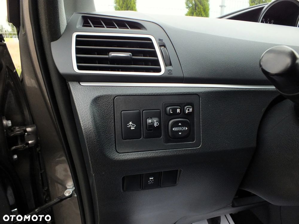 Toyota Verso 1.8 Executive - 15