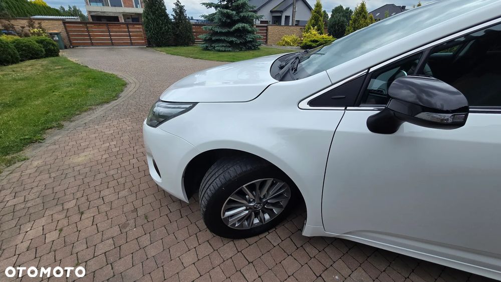 Toyota Avensis - 25