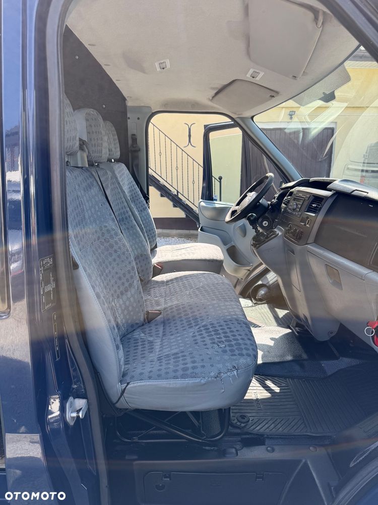 Ford Transit Furgon Brygadowy 6 os. 4x4 L3H2 2.2 TDCI 125KM 4x4 - 17