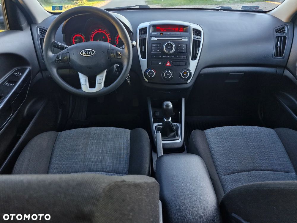 Kia Ceed 1.6 Comfort - 14