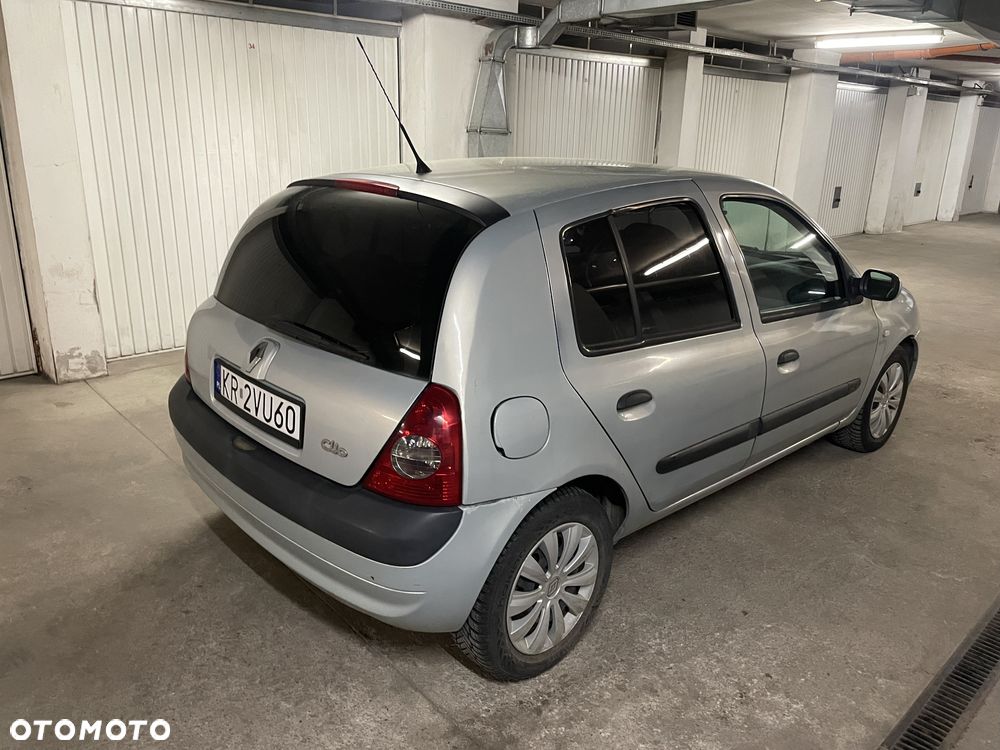 Renault Clio 1.4 16V Privilege - 5