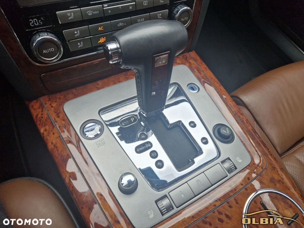 Volkswagen Phaeton - 29