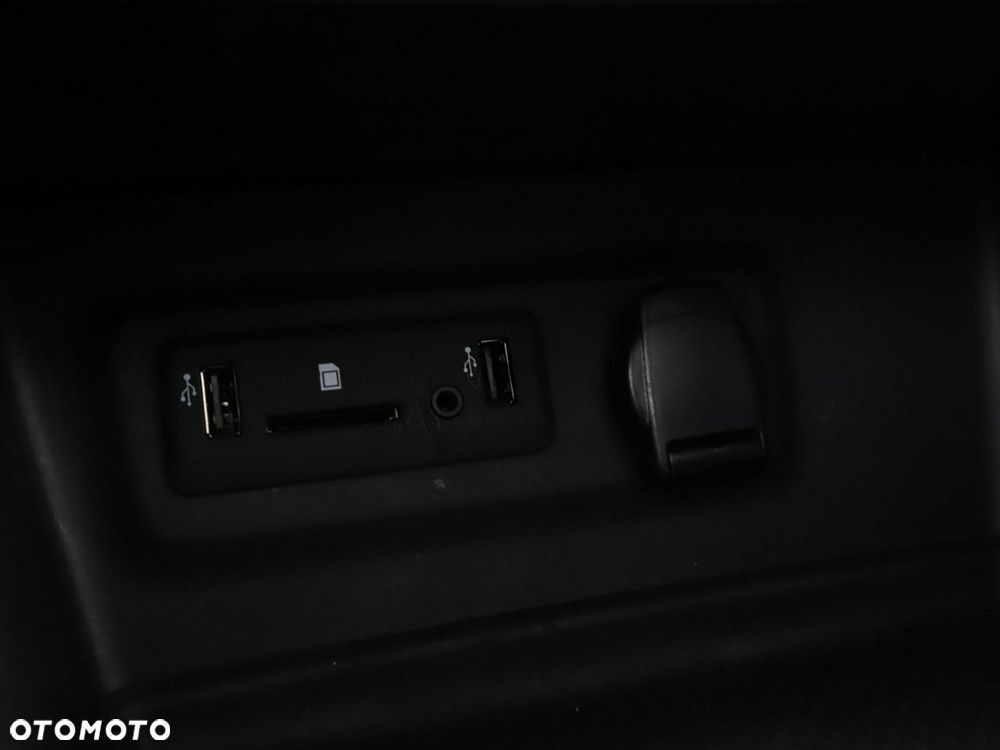 Renault Megane ENERGY TCe 205 EDC GT - 32