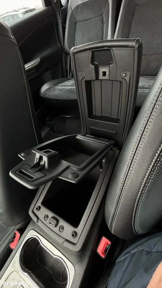 Ford S-Max 2.3 Titanium - 13