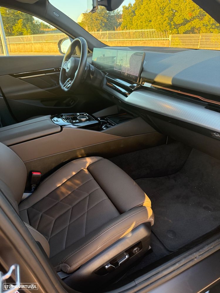 BMW 520 d Pack Desportivo M Pro - 12