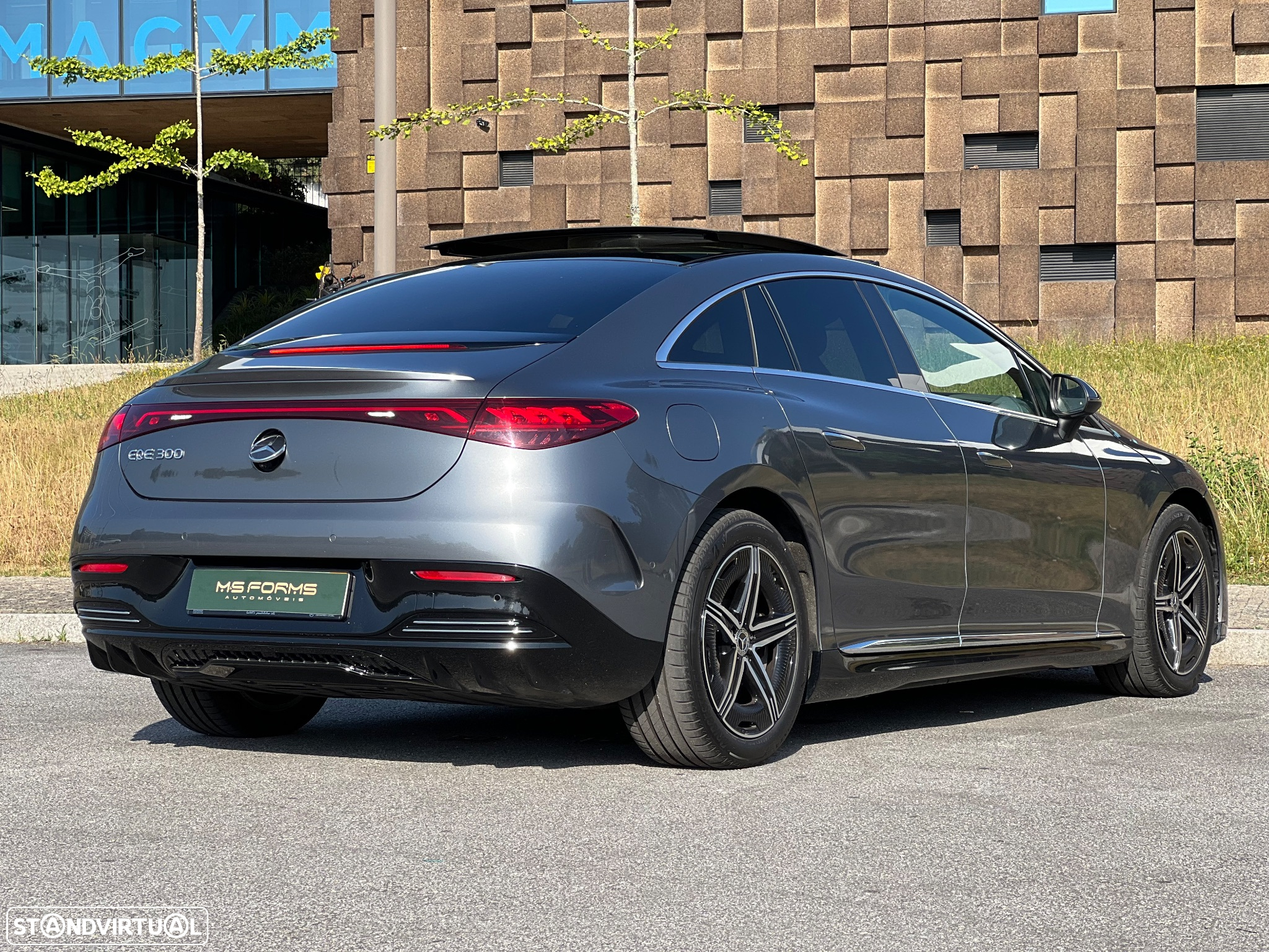 Mercedes-Benz EQE - 7