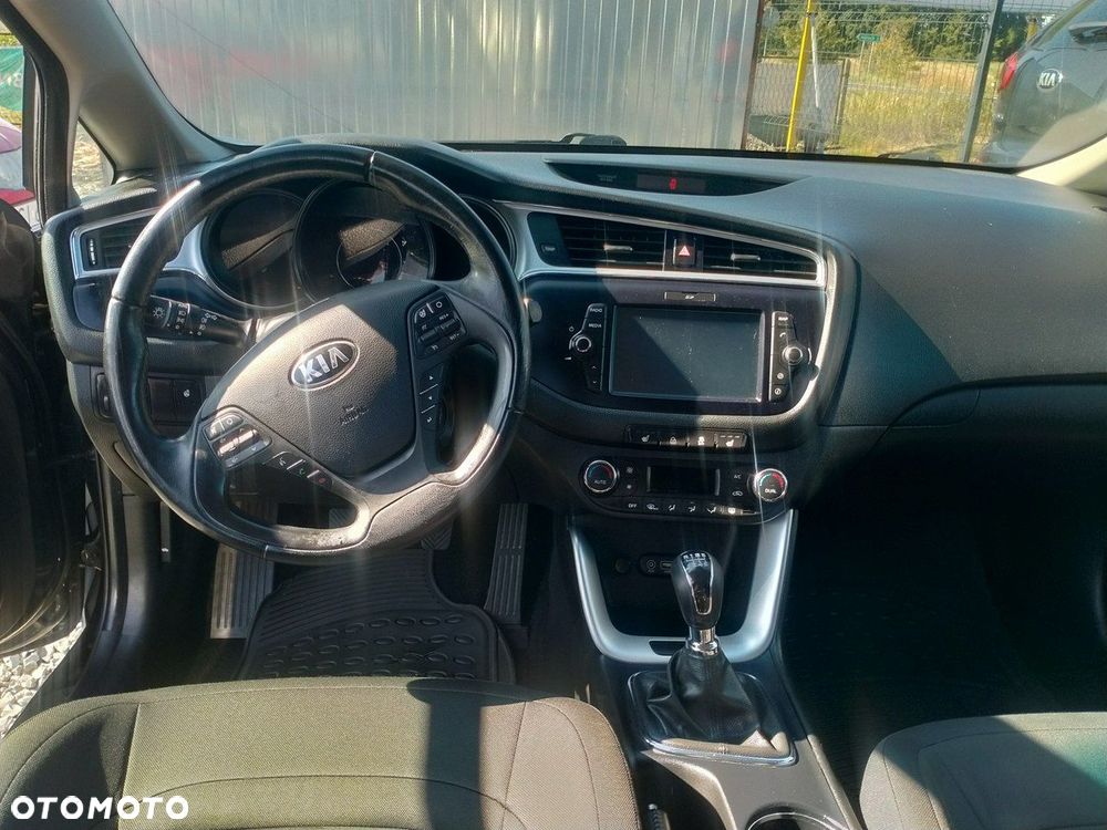 Kia Ceed - 12