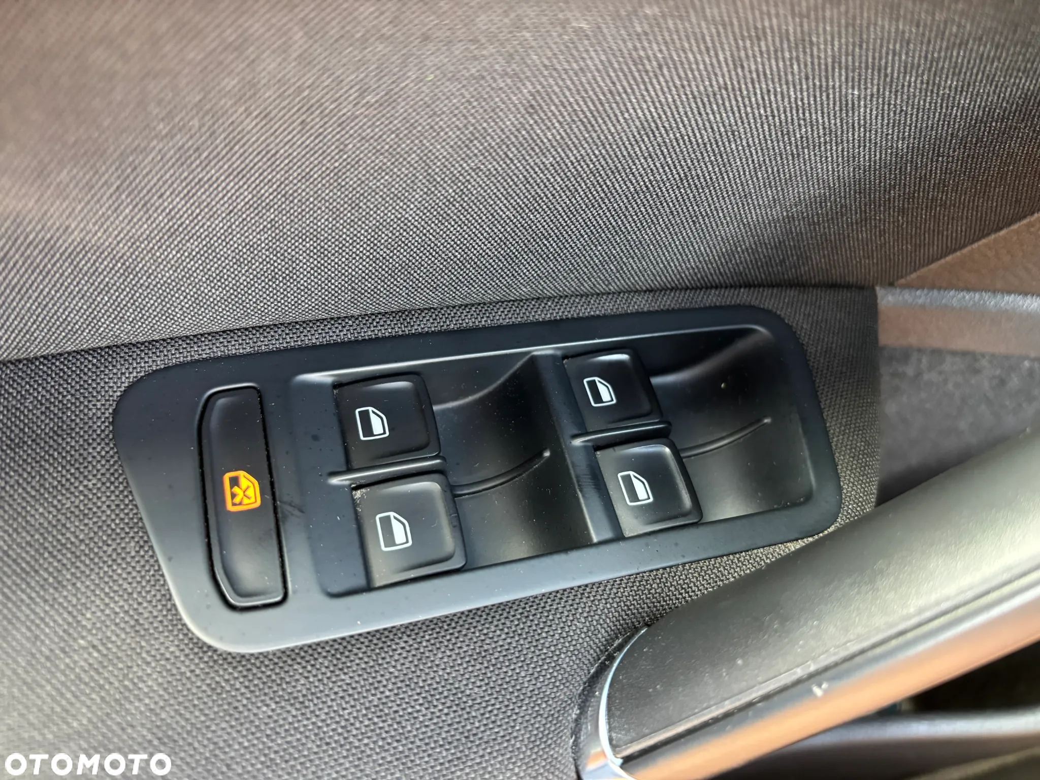 Volkswagen Golf Variant 1.6 TDI BlueMotion Technology DSG Cup - 29