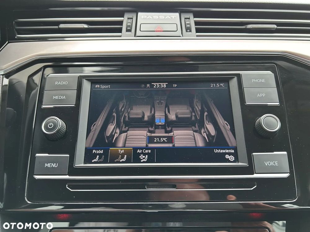 Volkswagen Passat Variant 2.0 TDI Elegance DSG - 36