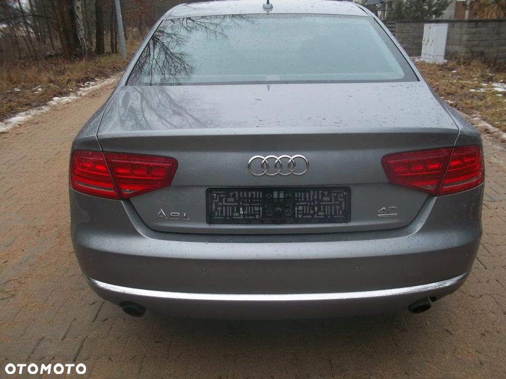Audi A8 4.2 L Quattro - 5