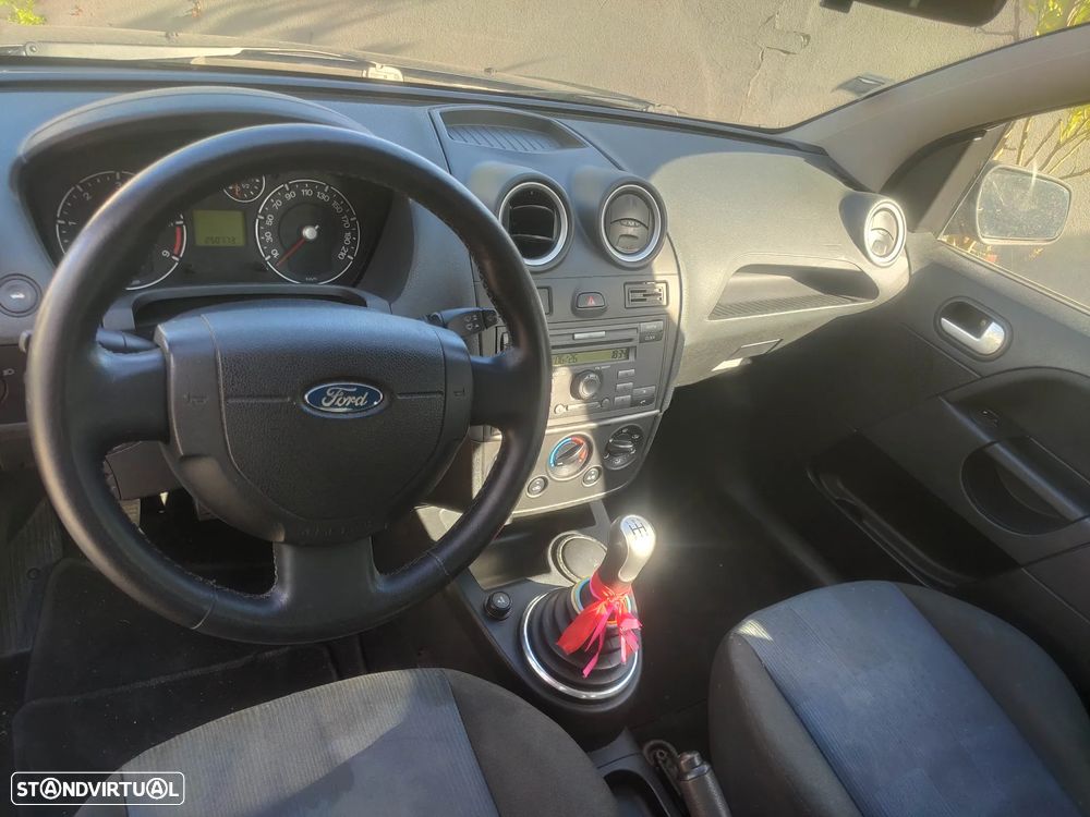 Ford Fiesta 1.4 TDCI Ghia - 10