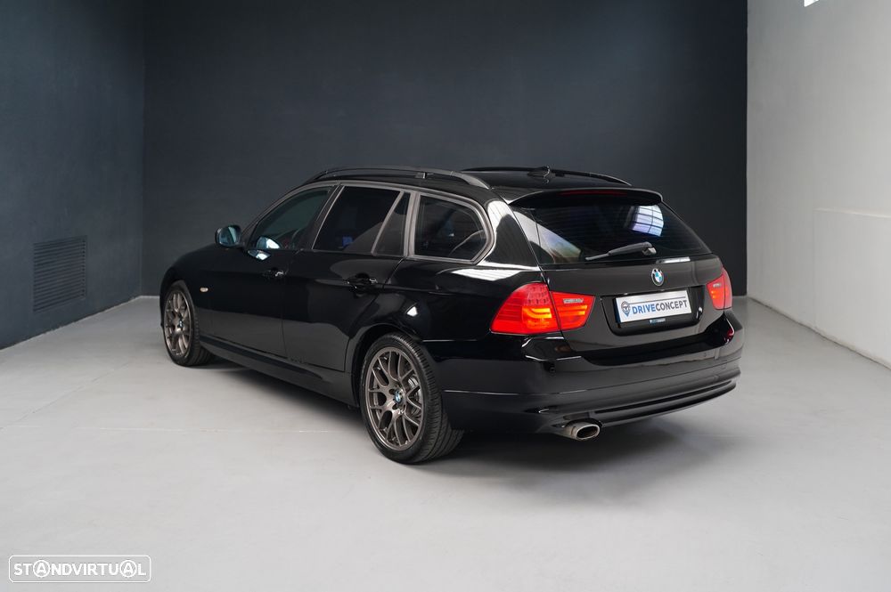 BMW 320 d Touring Navigation Sport - 17