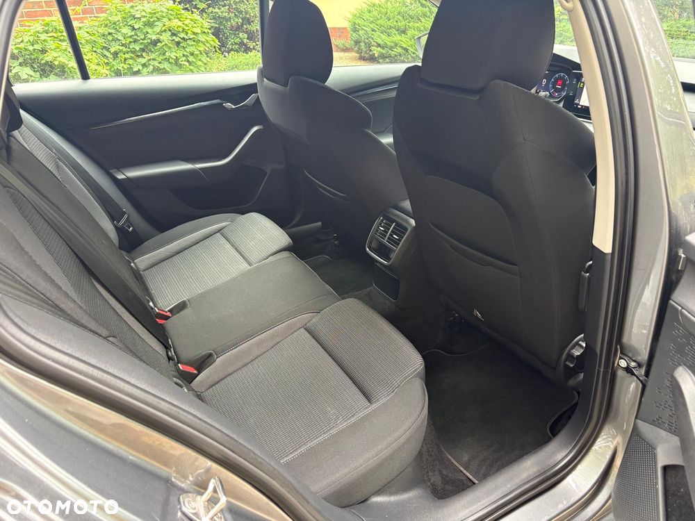 Skoda Octavia 2.0 TDI Ambition DSG - 5