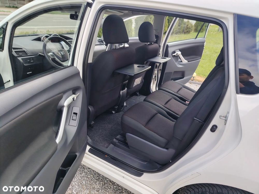Toyota Verso 1.6 Sprint - 12
