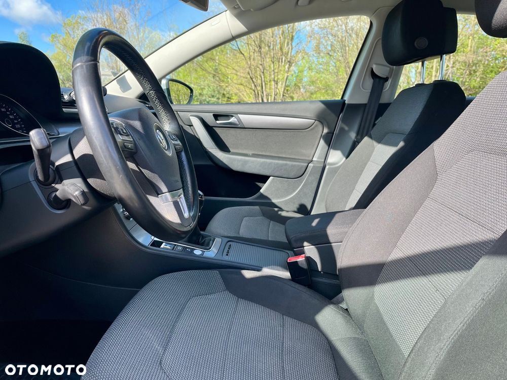 Volkswagen Passat 1.4 TSI BMT Comfortline - 9