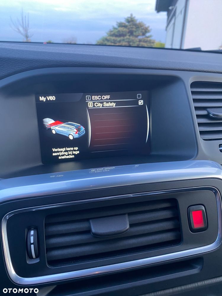 Volvo V60 D3 Drive-E Summum - 31