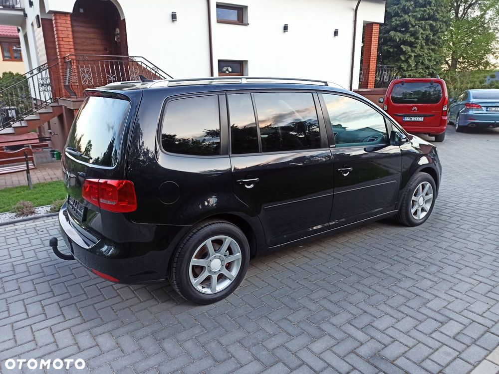 Volkswagen Touran 1.6 TDI DPF BlueMotion Technology STYLE - 10