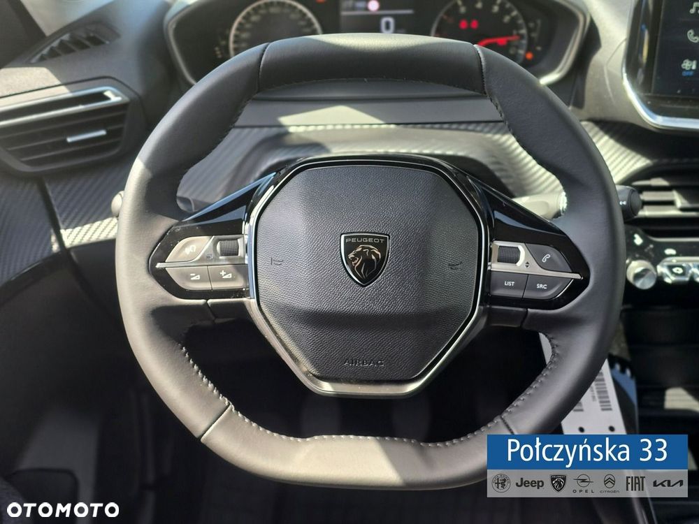 Peugeot 208 - 30