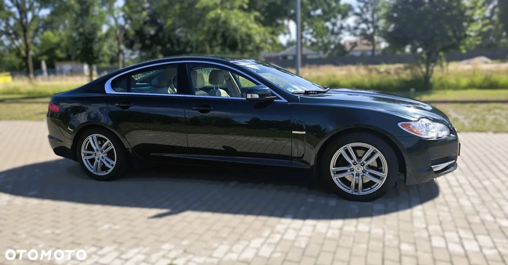 Jaguar XF 2.7 V6 D Premium Luxury - 8