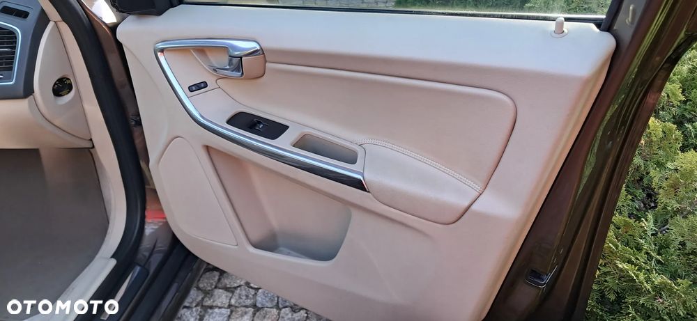 Volvo XC 60 D4 Drive-E Momentum - 16