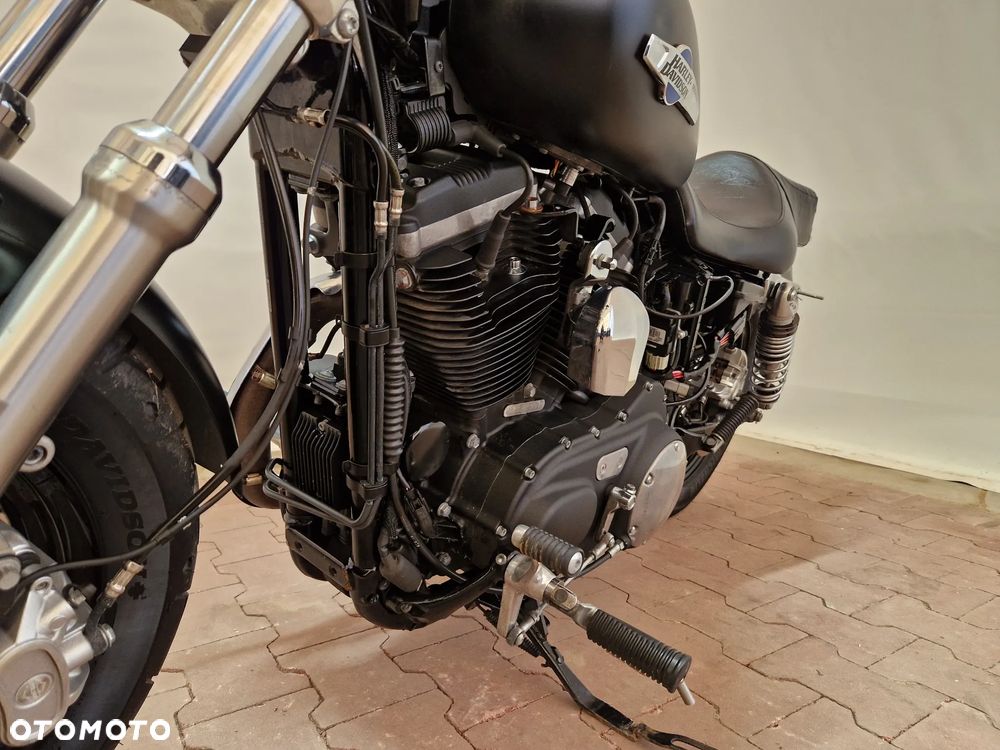 Harley-Davidson Sportster Custom 1200C - 13