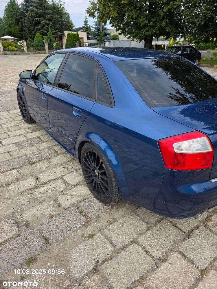 Audi A4 Limousine - 3