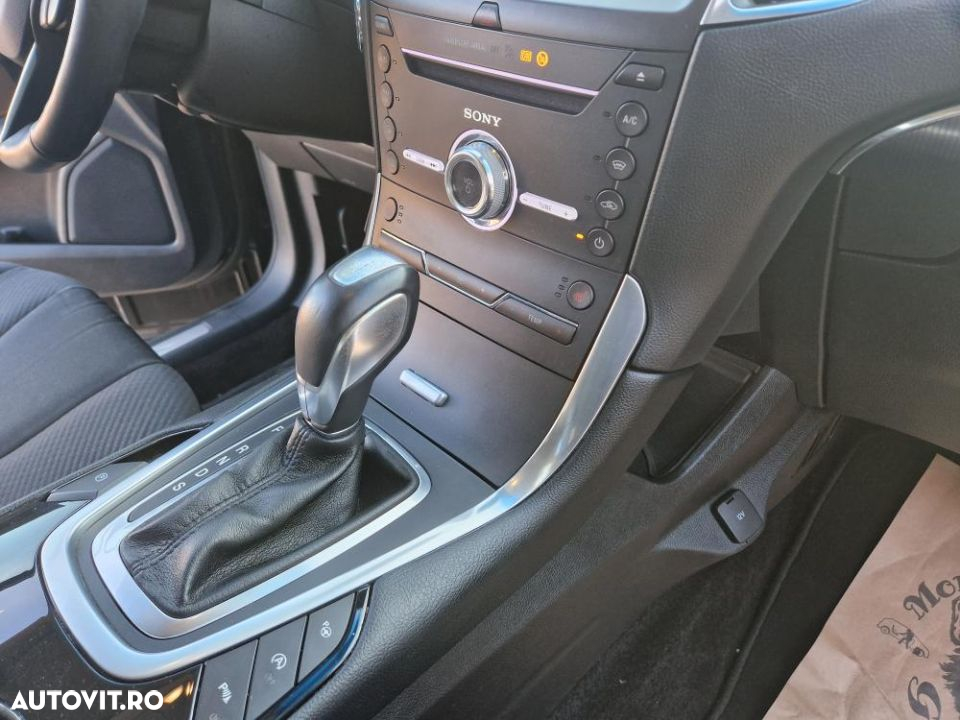 Ford Edge 2.0 TDCi Powershift Titanium - 25