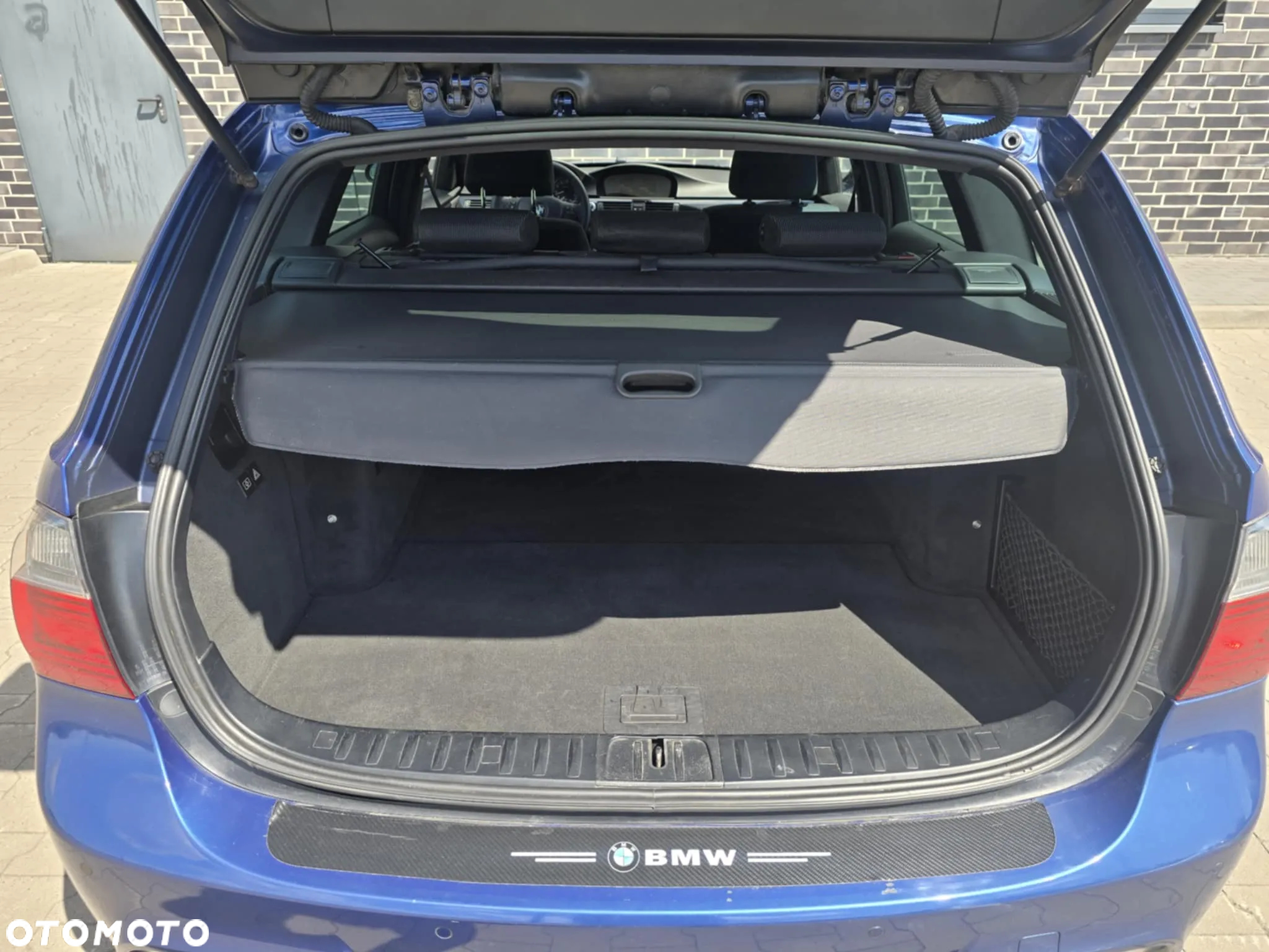 BMW Seria 3 330i Touring - 17