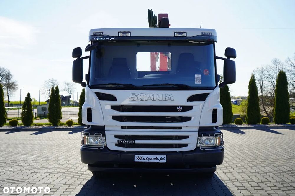 Scania P 250 / 4X2 / SIŁOWNIK DO WYWROTU /  + HDS HMF 635 K2 /  / MAX WYSÓW 7 M / STEROWANIE RADIOWE / ROTATOR /  EURO 6 - 15