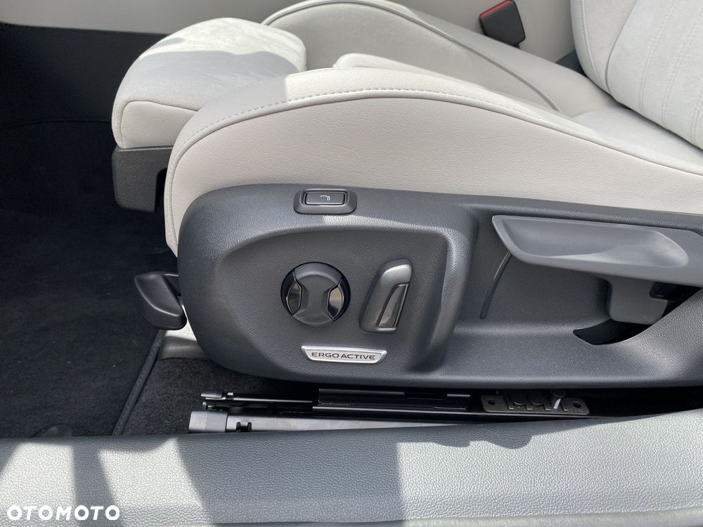 Volkswagen Passat Variant 1.5 TSI ACT mHEV Elegance DSG - 16