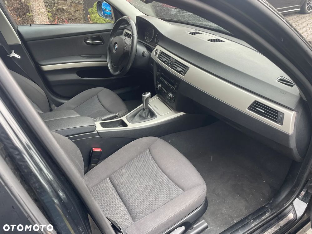 BMW Seria 3 318i Edition Sport - 12