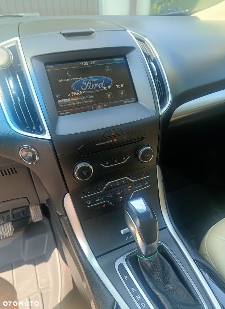 Ford Edge - 8