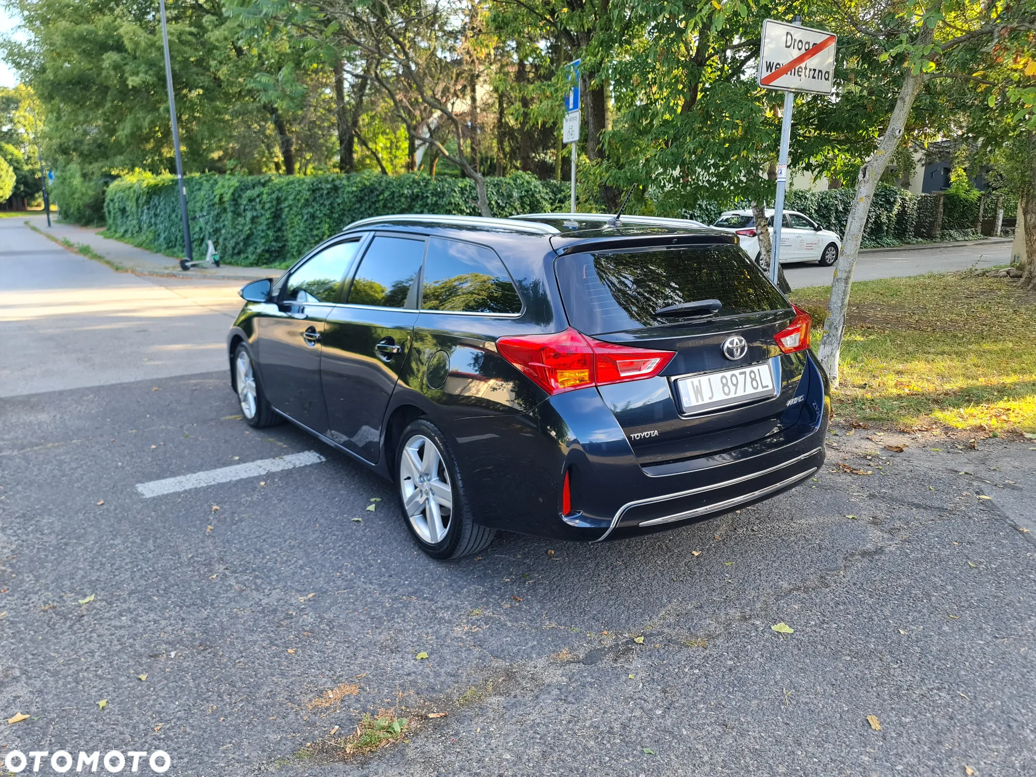 Toyota Auris 1.33 Dual-VVT-i Touring Sports - 9