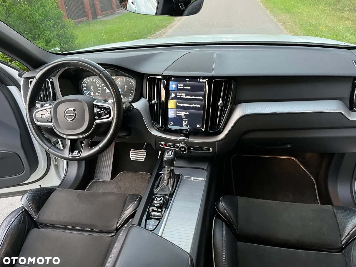 Volvo XC 60 D5 SCR AWD R-Design - 11