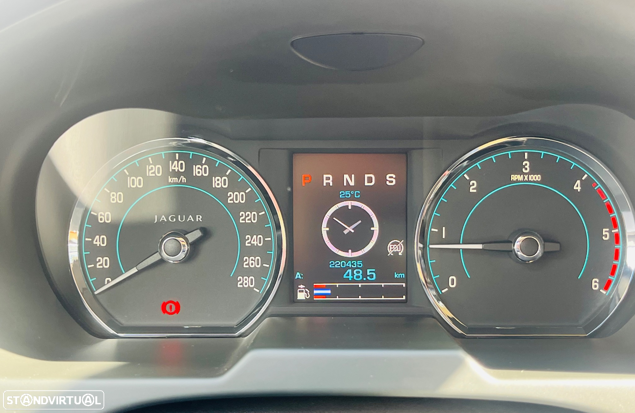Jaguar XF 2.2 D Luxury - 45