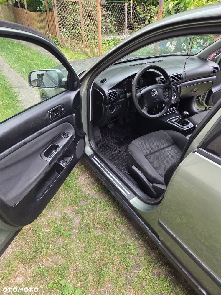 Volkswagen Passat 1.8T - 2