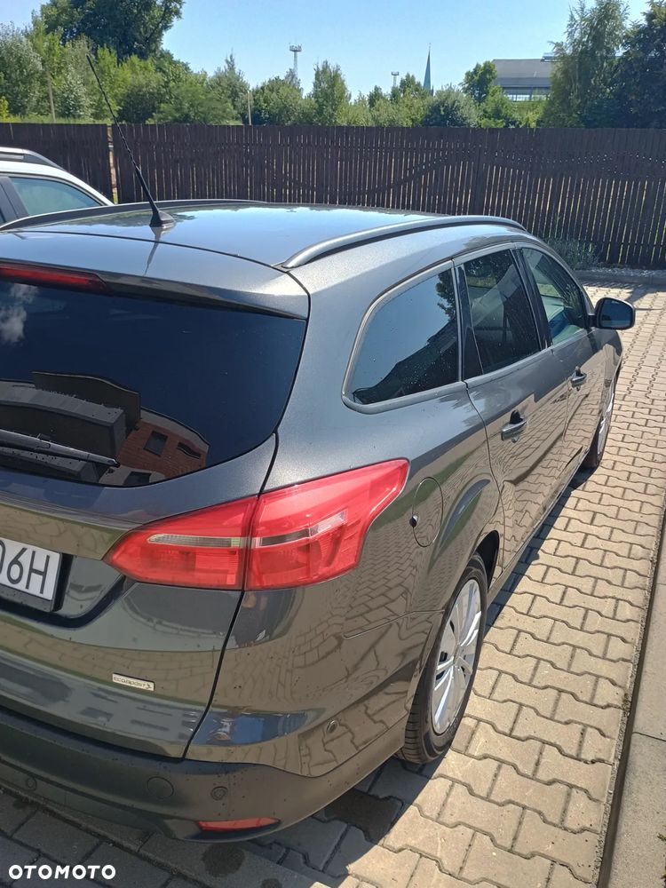 Ford Focus 1.0 EcoBoost Titanium - 4