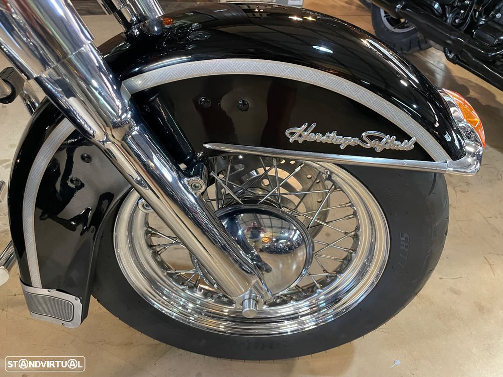 Harley-Davidson FLSTC Softail Heritage Classic 100th Anniversary - 4