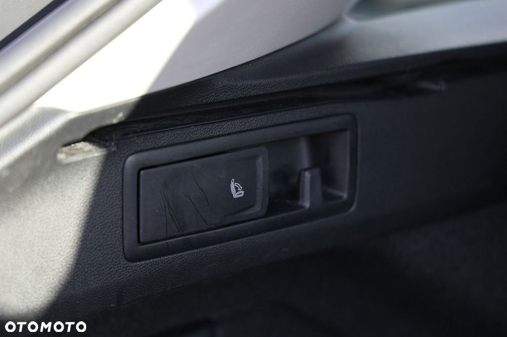 Volkswagen Golf 2.0 TDI Life - 33